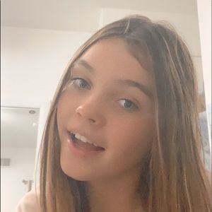 Meet your Posher, Kayla